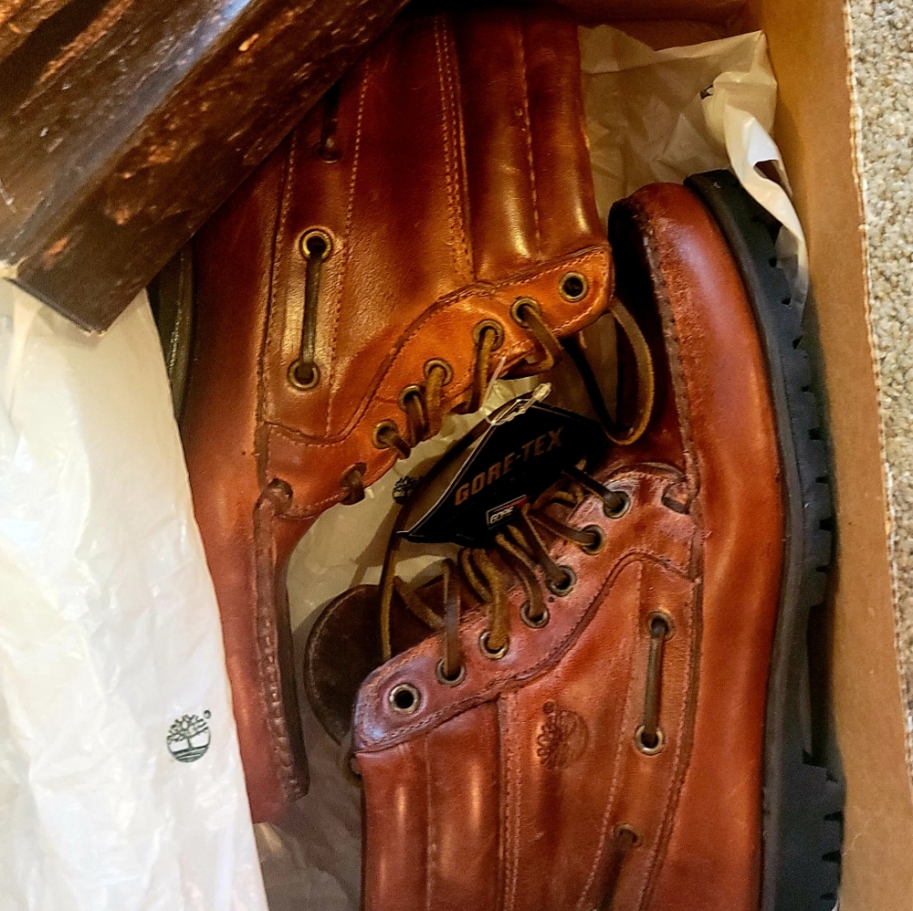 Women's 8.5 Gortex Leather Timberland Boots 👢